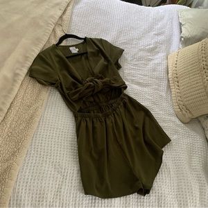 Princess Polly rognar romper army green!!